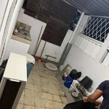 *140🏡Venta de Casa puerta de calle en Marianao de 3 Plantas*  🚘*Tiene posibilidad de Garaje*  🗺*Pto de Ref :Cerca de - 2/8