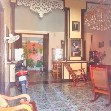 Casa colonial ubicada en el centro de Santiago - Img 123738992