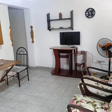 🧱 Apartamento Independiente de 1 Cuarto en Calle 30, Playa REF 1371 - 4/10