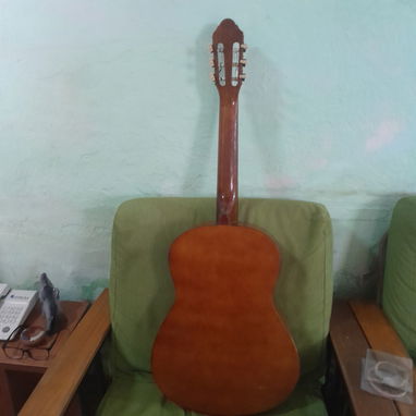 Guitarra y las cuerdas - Img 124810584