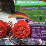 Vendo juego de alarmas para motos. Trae bocinas, Bluetooth, microSD y usb - Img 53031547