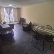 Apto en 3er piso de 2/4 en Vedado - Img 56375932