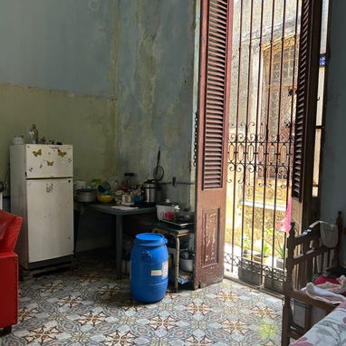 Vendo mi cuarto cituado en 10 d octubre - Img 125495271