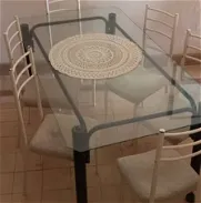 100 USD Vendo mesa de cristal con 6 sillas, de tubos metálicos - Img 45855558