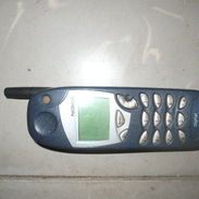 Nokia 5125, un teléfono móvil clásico lanzado originalmente en 1998. Artículo de colección - Img 58063152
