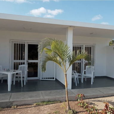 RENTA DE CASA LUJOSA CON PISCINA EN GUANABO - Img 118742025