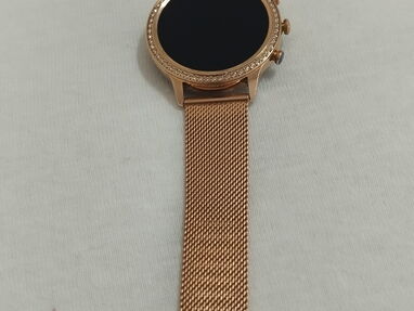 Reloj de mujer Smart Watch con su cargador y una Manilla de cuero. Nuevo en su caja. - Img 50499506