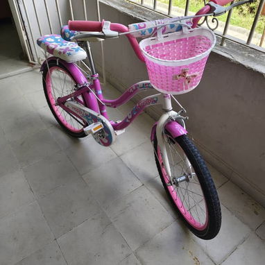 Bicicleta rosada de niña. 20". PRECIO NEGOCIABLE!!! - 2/2