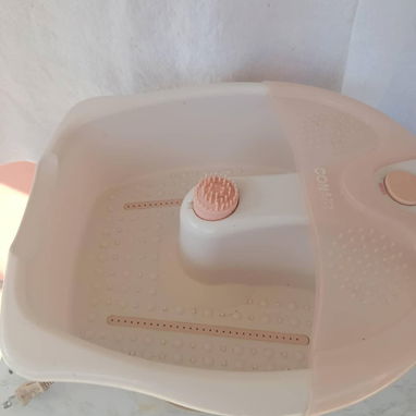 Mesa de uñas lista para trabajar - 9/10