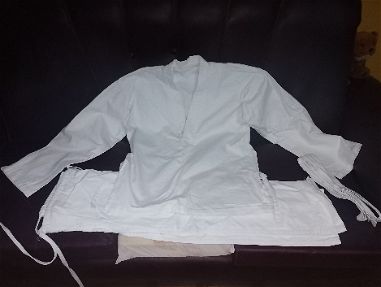 Kimono/ Taekwando/ talla M de uso en buen estado para entrenamiento - Img main-image-45427467