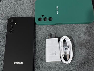 Samsung Galaxy A24  de color negro 4Ram /128gb internos - Img main-image