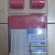 Cortina para baño de nylon con sus argollas (rosado fuccia) - Img 57789663