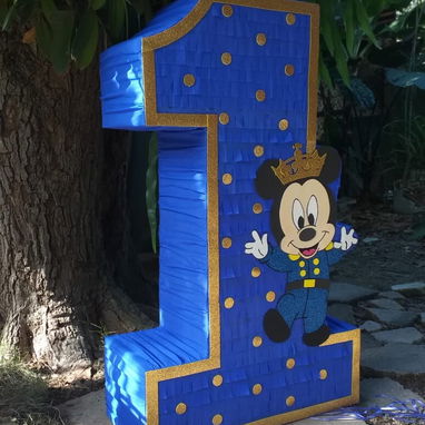Piñatas, carteles, toppers, bases para dulces y más - 5/10