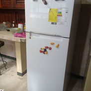 Vendo refrigerador Samsung,funcionando pero falto de gas - Img 55911523