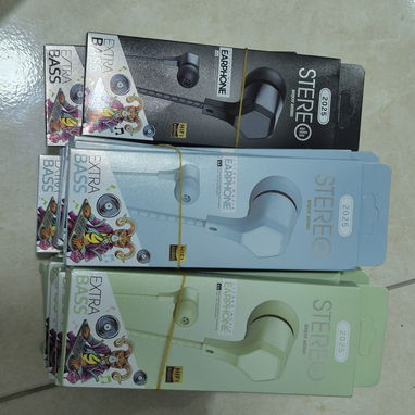 POR CANTIDAD!! Audífonos Estéreo/ Manos Libre/ Cable engomado / Nuevos en Caja - 2/6