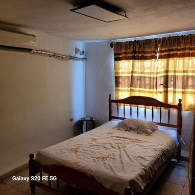 $14.000usd En venta casa grande  puerta de calle de 2 plantas con  garaje en Mantilla, Arroyo Naranjo. - 2/10