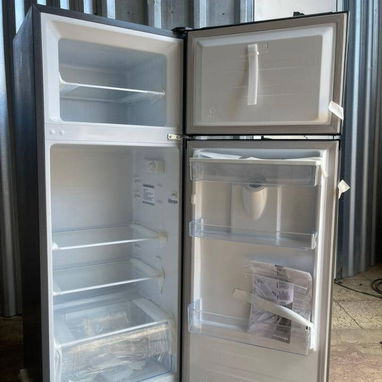 Refrigerador Hisense de 7.27cuft con dispensador de agua ($370) - 5/9