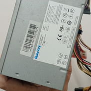 VENDO FUENTE DE PC ES MARCA HUNTKEY--#---55398589 OJOO ROTAAA!!! PARA QUIEN QUIERA ARREGLARLA O PARA PIEZZA, ESTA BIEN C - Img 50272573