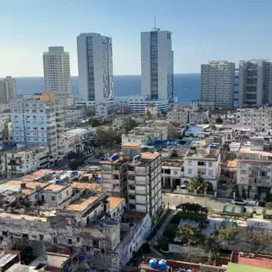 Vedado 135 mil negociables vista al mar - Img 118764046