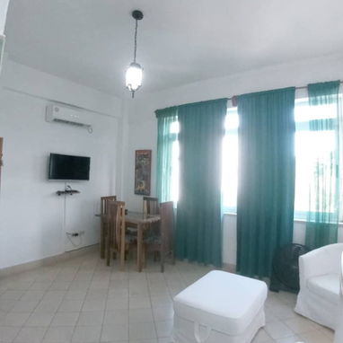Apartamento al lado de la torre K en Vedado - Img 123384691