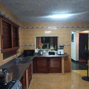 🏠Se vende propiedad en víbora park arroyo naranjo 🏠. Tipo de construcción: capitalista 1959 🏠Superficie: 300 m2 bipl - Img 56398049