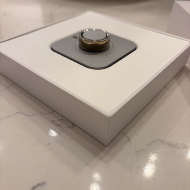 Oura Ring 4 Gold – Talla 7 + Cargador + 2 Protectores - 2/7