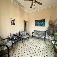 Oportunidad única en Playa, cerca del Tropicana!  Se vende casa en altos tipo dúplex, amplia y bien distribuida. - Img 54647219