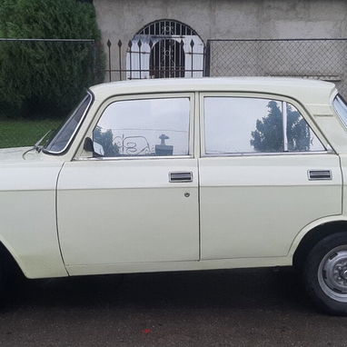 Moscovich mecánica de lada - 3/4