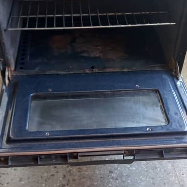 Se vende cocina 80 USD - 2/2