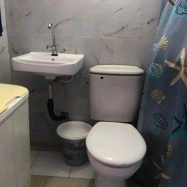 🏠 Venta de apartamento en La Habana Vieja. Tiene balcón,gas de la calle,freezer,planta eléctrica, terraza y tanque - Img 122616030