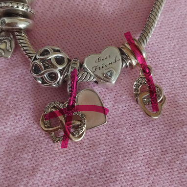 Vendo esta bella pulsera de pandora original 90 usd completa - 3/4