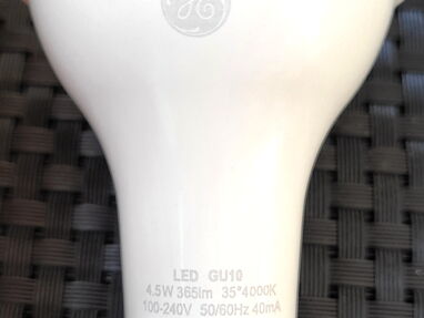 Bombillos GE LED de 365 lumens, GU 10, 100-240V nuevos en su caja❗️❗️❗️ - Img 64780159