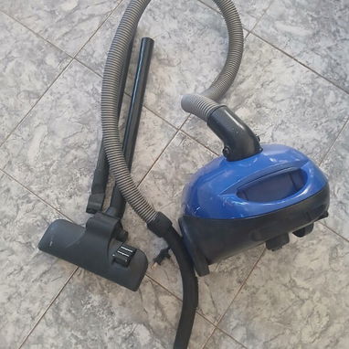 MINI ASPIRADORA MASTER CLEAN. 1200W 110V 60HZ. USO. PERFECTO ESTADO.INCLUYE TODOS SUS ACCESORIOS - 2/4