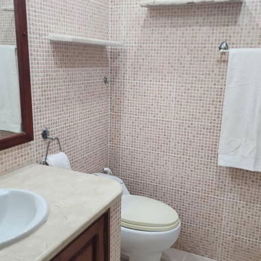🌊 Apartamento de renta en Calzada, Vedado |  con vista al mar 🌊RENTA MENSUAL - Img 116830950