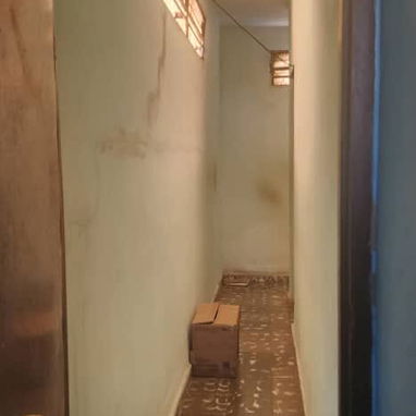Vendo casa en 10 de Octubre ( pasillo interior) - Img 125707204