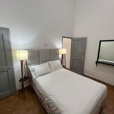 🇨🇺🛏️ Apartamento privado con terraza cerca del Malecón – La Habana Vieja REF 1412 - Img 98812793