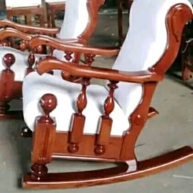 Todo en madera y tapizados - Img 123204788