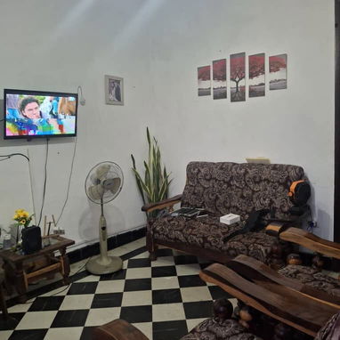 Venta de apartamento en Centro Habana                      *CARACTERÍSTICAS*  * Edificio de 2 apartamentos * Entra el ag - 6/7