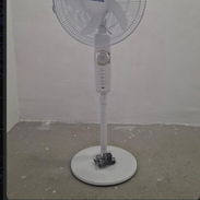 Ventilador recargable de pedestal milexus 70 USD 💵 con 🚘 incluído Disponibles solo en color ⚪ - Img 55913778