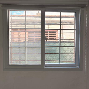 Ventana de PVC y cristal con malla anti insectos - Img 123915311