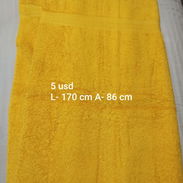 Toallas con buena felpa y tamaño, su precio varía según su tamaño desde 5 usd hasta 3 usd. - Img 57498357