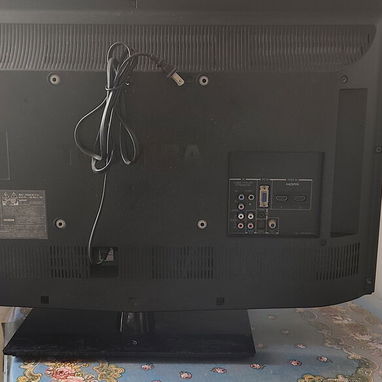 TV Toshiba 32" - 2/4