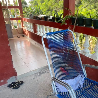 VENTA DE CASA CON AUTO INCLUIDO EN LA LOCALIDAD DE JUSTIZ A 3 KM DE PLAYA GUANABO. - 3/10