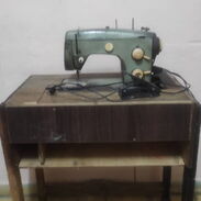 Maquina de coser con motor en super estado - Img 45600914