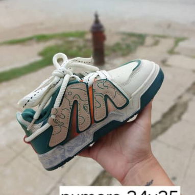 Tenis de niños  y truzas de niñas  interesado al pv #55900412 - Img 125871055