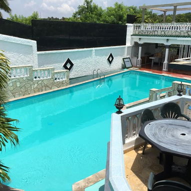 Hermosa casa con piscina.  Reservas por WhatsApp 5 8142662 - Img 120341351