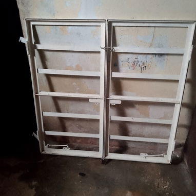 Se vende ventana de angulares, de 100 CM de largo y ancho - 2/2