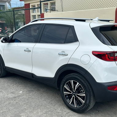 Kia Stonic BLANCO – $80 USD/día - 2/2
