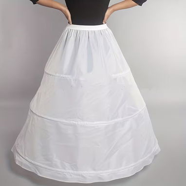 Vestido de novia elegante, con faldón de aros y bouquet artificial - Img 123855578