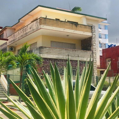 ✨Cod.Z ¡Penthouse de renta de Lujo  en el Corazón del Vedado! Tiene opción de renta por noches y por tiempo indefinido ✨ - Img 105460642